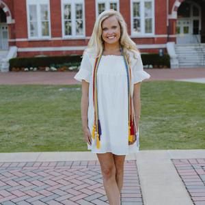 Meet your Posher, Elizabeth